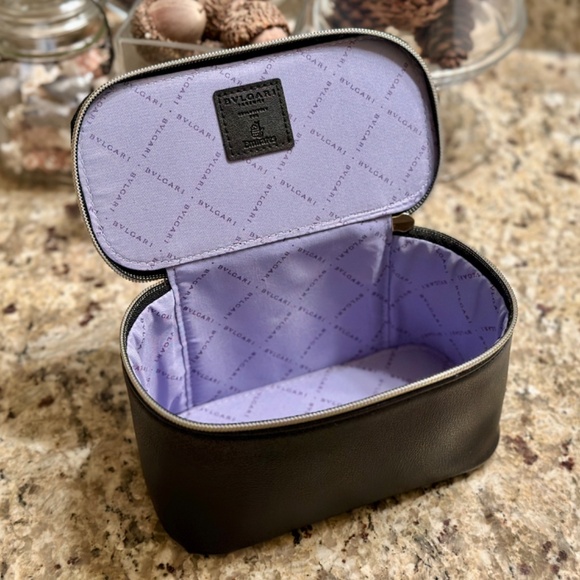 BVLGARI | Emirates First Class Train Case Amenity Kit for Women - Picture 8 of 12
